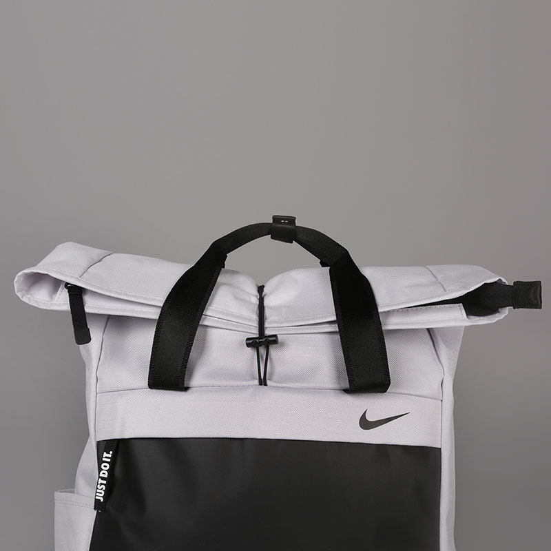  серый рюкзак Nike Radiate Training Backpack 18L BA5529-092 - цена, описание, фото 4